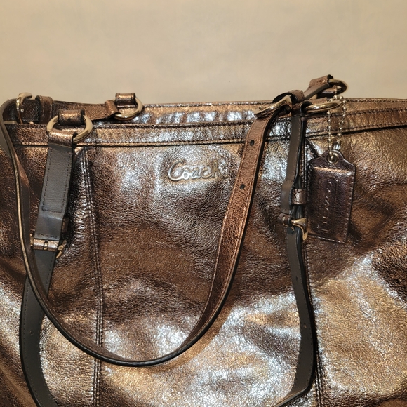 GUC COACH Leather Metallic Tote - Silver/Bronze - Picture 6 of 9